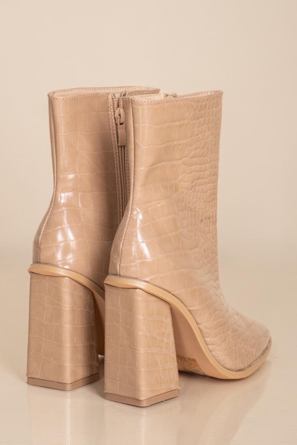 Western μποτάκι με κροκό υφή 376.K330-L ΜΠΕΖ Western μποτάκι με κροκό υφή 376.K330-L ΜΠΕΖ