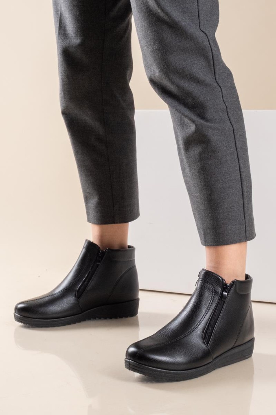 Casual μποτάκι με εσωτερική γούνα 330.XY833-L ΜΑΥΡΟ Casual μποτάκι με εσωτερική γούνα 330.XY833-L ΜΑΥΡΟ
