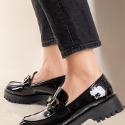 Λουστρίνι loafers με διακοσμητική πεταλούδα 330.Y6735-LU ΜΑΥΡΟ Λουστρίνι loafers με διακοσμητική πεταλούδα 330.Y6735-LU ΜΑΥΡΟ