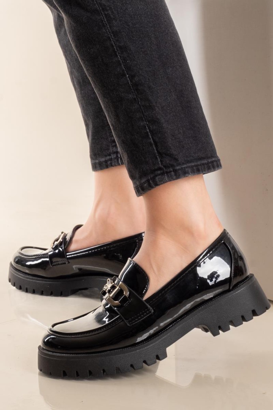 Λουστρίνι loafers με διακοσμητική πεταλούδα 330.Y6735-LU ΜΑΥΡΟ