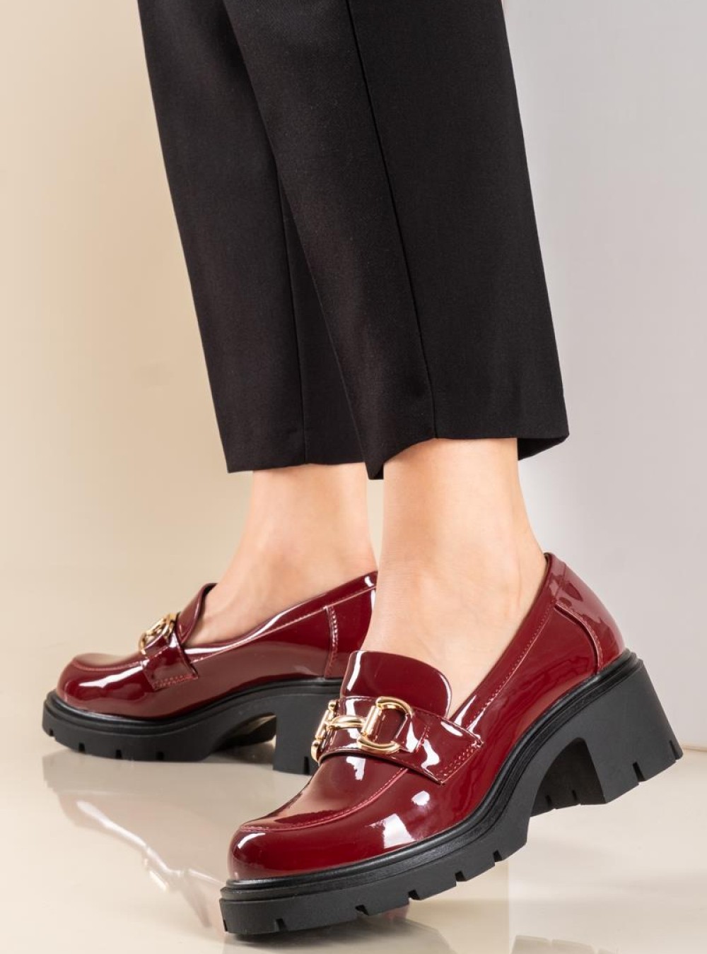 Chunky loafers λουστρίνι με χρυσή αγκράφα 425.Q8708-LU ΜΠΟΡΝΤΩ Chunky loafers λουστρίνι με χρυσή αγκράφα 425.Q8708-LU ΜΠΟΡΝΤΩ