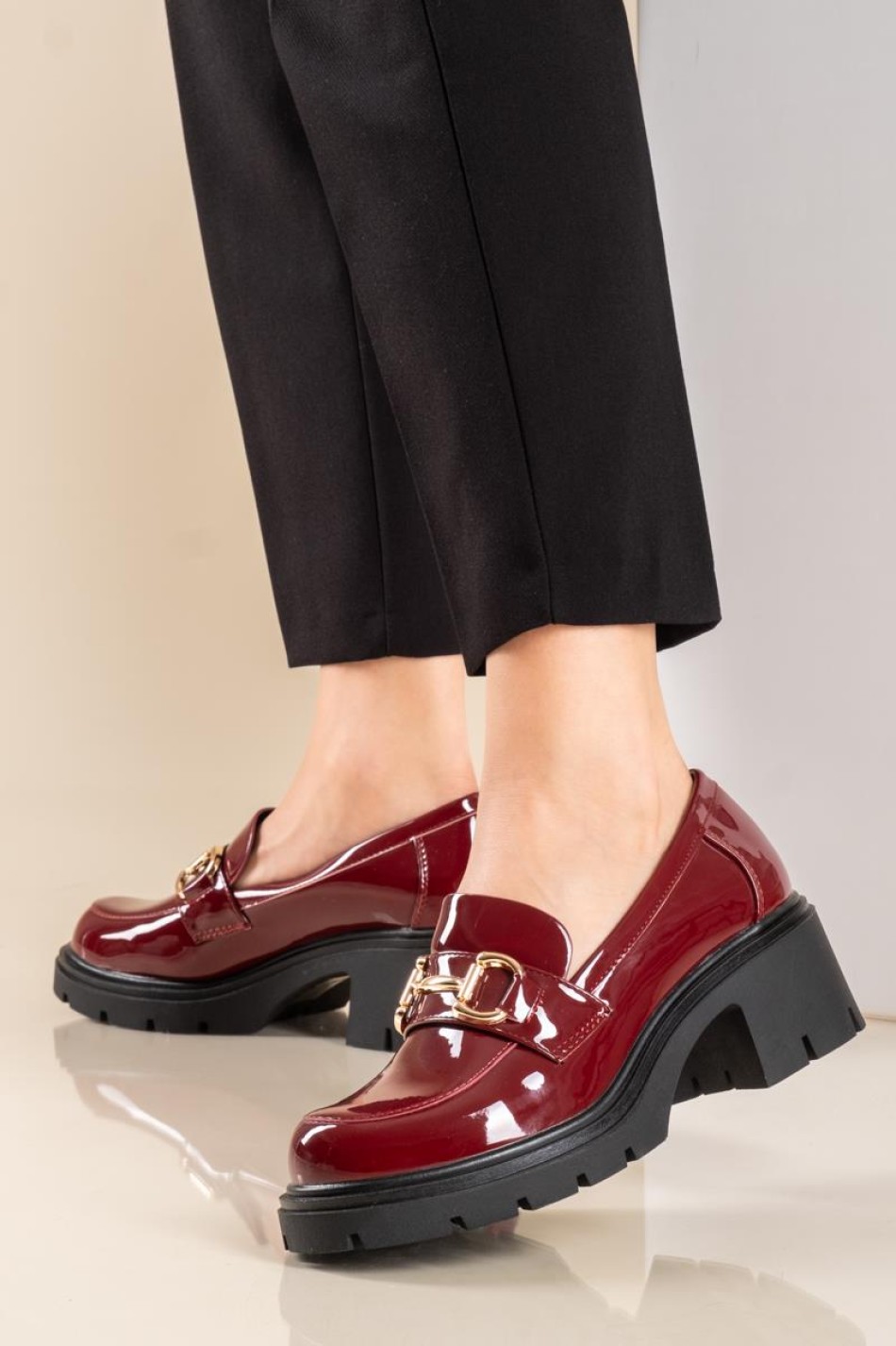 Chunky loafers λουστρίνι με χρυσή αγκράφα 425.Q8708-LU ΜΠΟΡΝΤΩ Chunky loafers λουστρίνι με χρυσή αγκράφα 425.Q8708-LU ΜΠΟΡΝΤΩ
