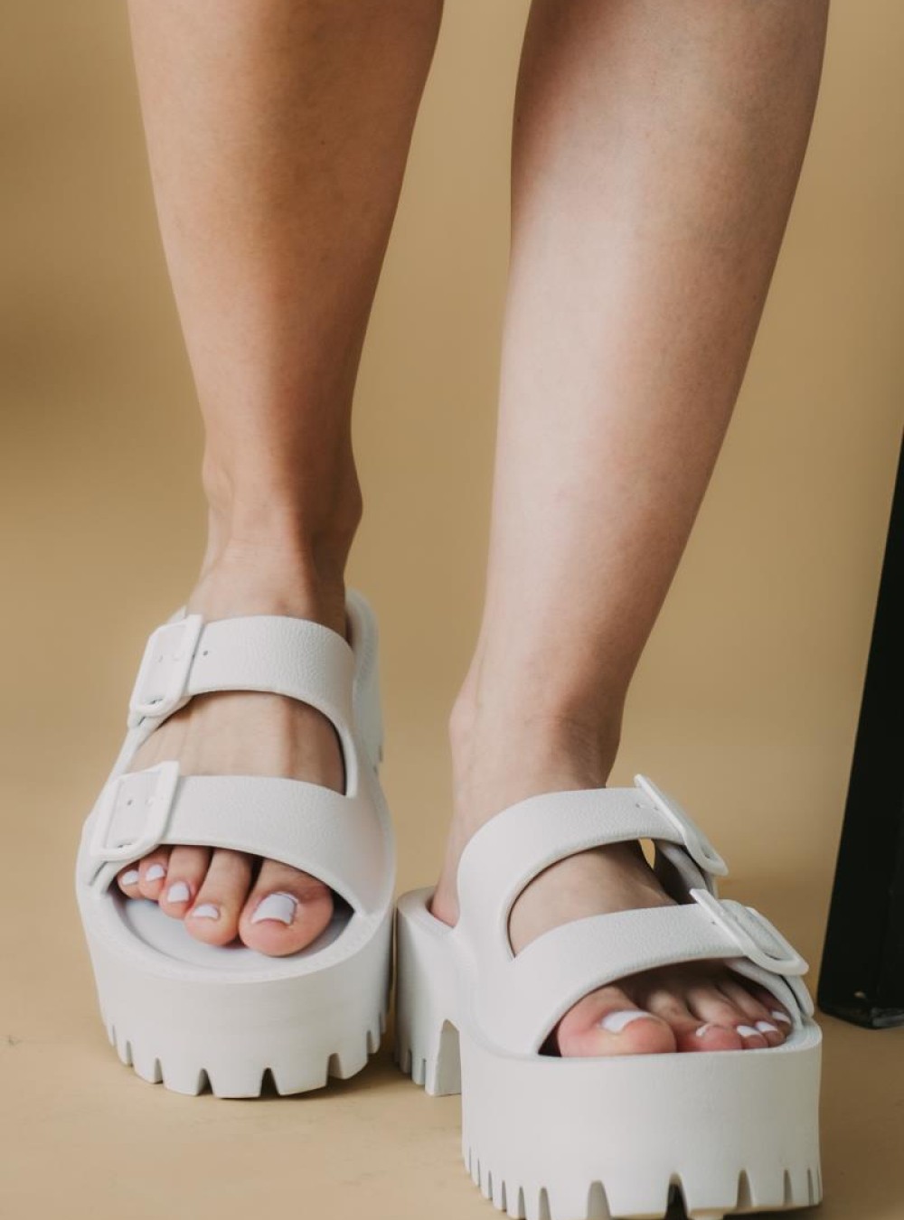 Chunky flatforms με δυο φάσες 330.DR56-P ΑΣΠΡΟ Chunky flatforms με δυο φάσες 330.DR56-P ΑΣΠΡΟ
