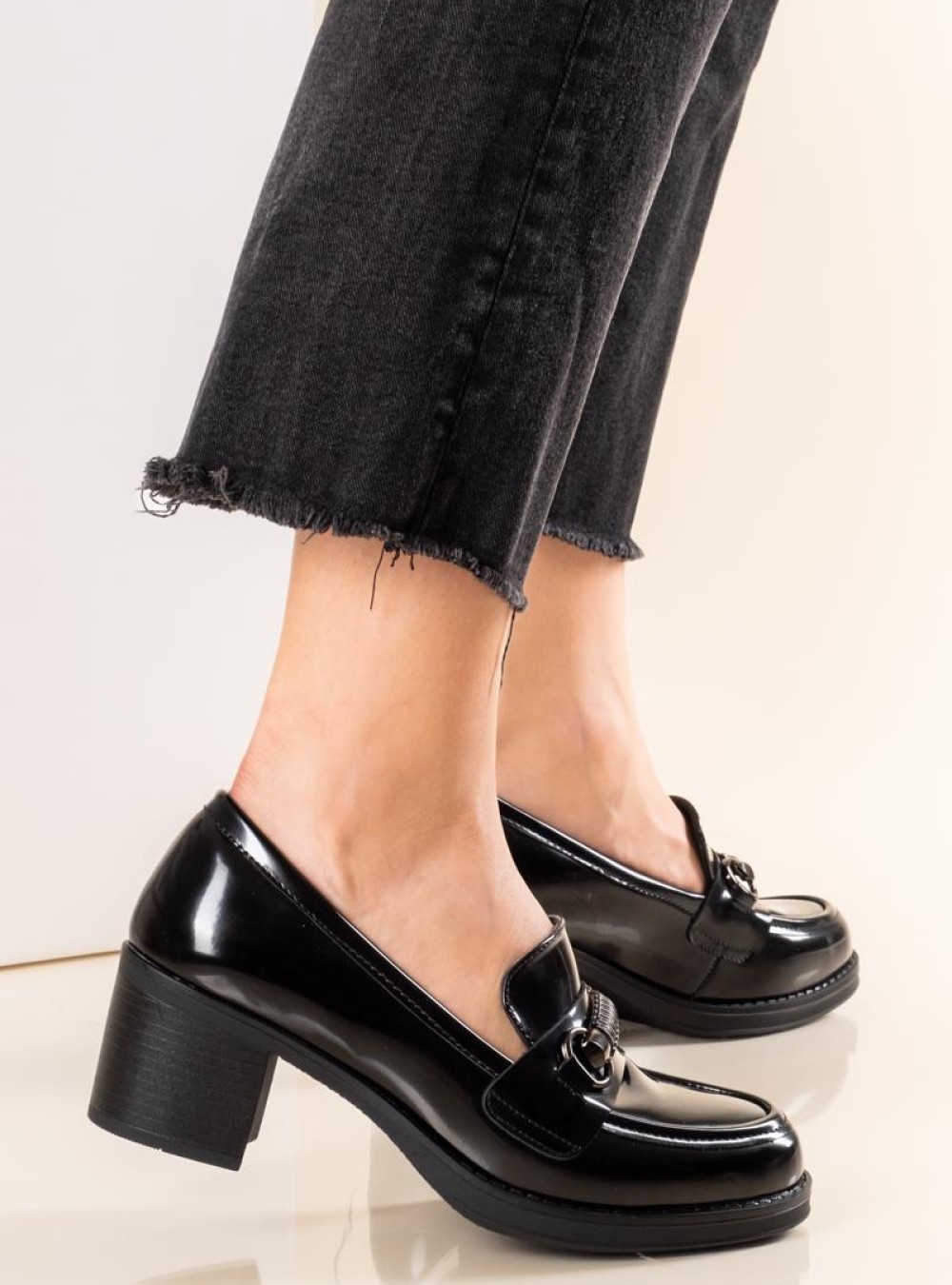 Heeled loafers με διακοσμητική αλυσίδα 431.JSZ93-L ΜΑΥΡΟ Heeled loafers με διακοσμητική αλυσίδα 431.JSZ93-L ΜΑΥΡΟ