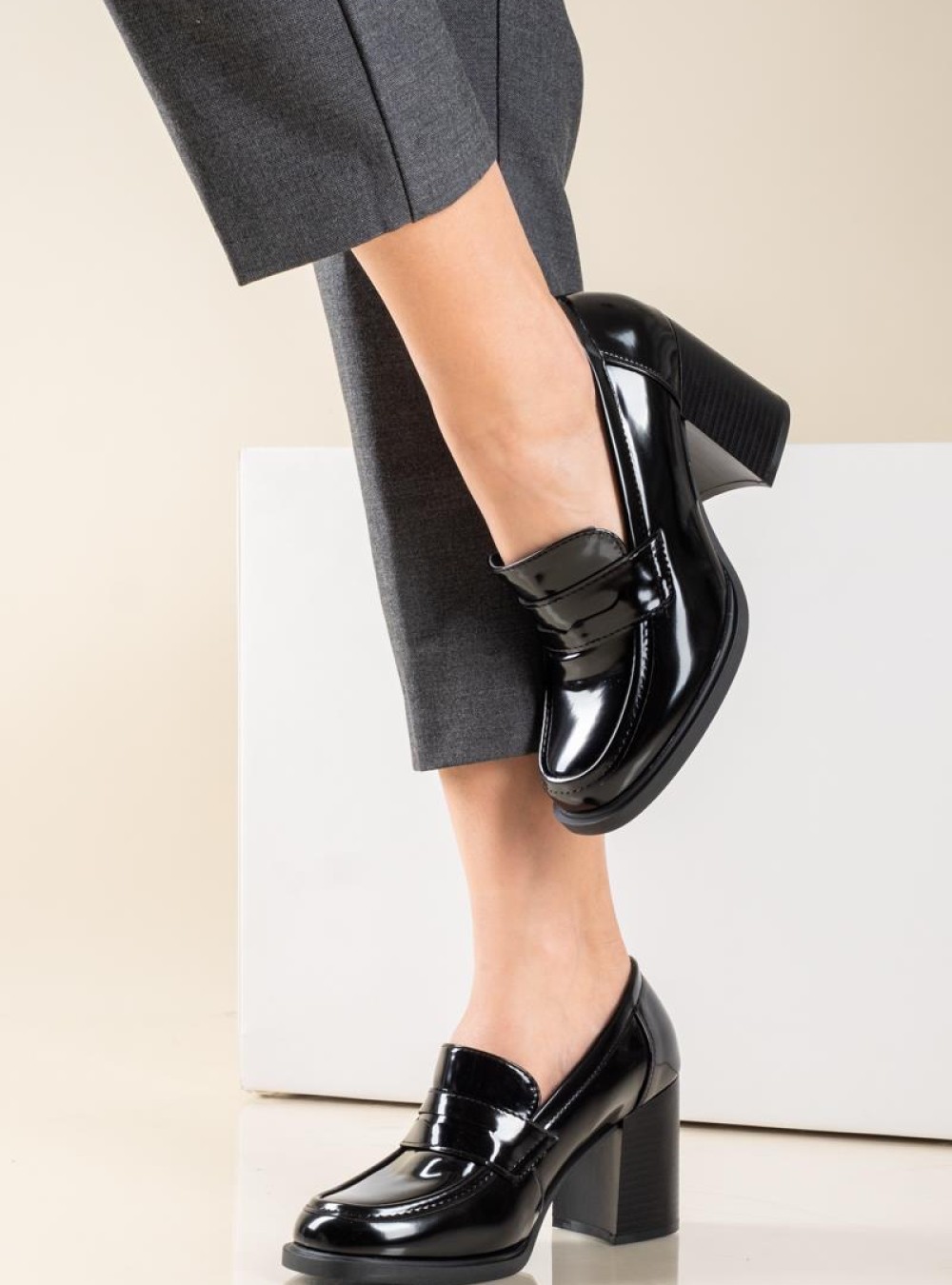 ADAMS Λουστρίνι loafers με χοντρό τακούνι 004.829-24536-LU ΜΑΥΡΟ ADAMS Λουστρίνι loafers με χοντρό τακούνι 004.829-24536-LU ΜΑΥΡΟ