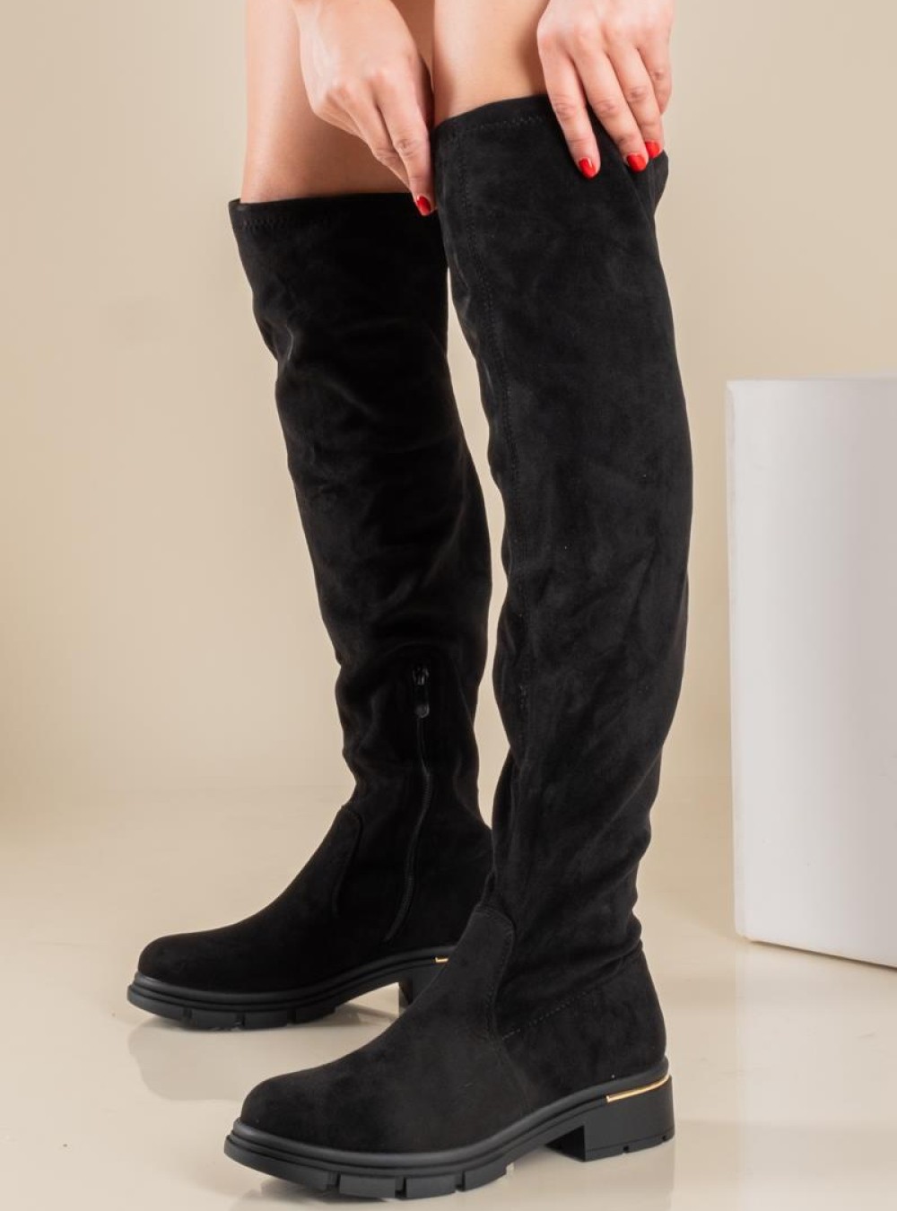 Over the knee suede μπότα με μεταλλικό διακοσμητικό 431.OS607-C ΜΑΥΡΟ Over the knee suede μπότα με μεταλλικό διακοσμητικό 431.OS607-C ΜΑΥΡΟ