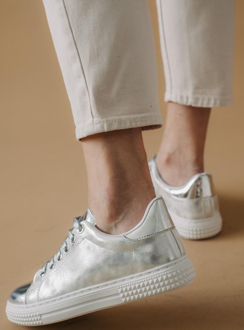 Tennis sneakers με mirror effect 330.BK09-L ΑΣΗΜΙ Tennis sneakers με mirror effect 330.BK09-L ΑΣΗΜΙ