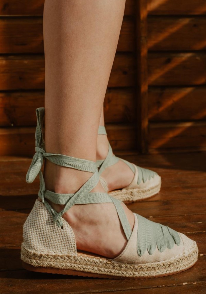 Lace-up suede εσπαντρίγιες με σχοίνινη σόλα 330.BYJX6586-F ΜΕΝΤΑ