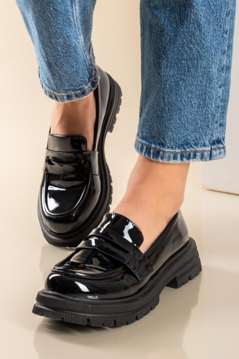 Λουστρίνι loafers με τρακτερωτή σόλα 431.OM2209-LU ΜΑΥΡΟ