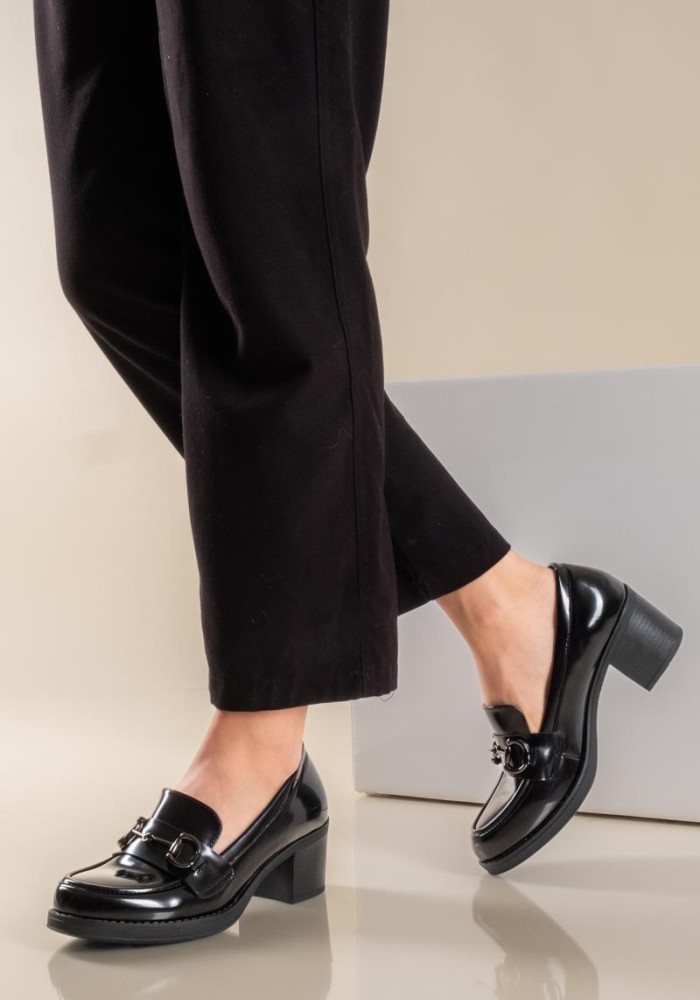 Λουστρίνι Heeled loafers με διακοσμητική αλυσίδα 431.JSZ94-LU ΜΑΥΡΟ