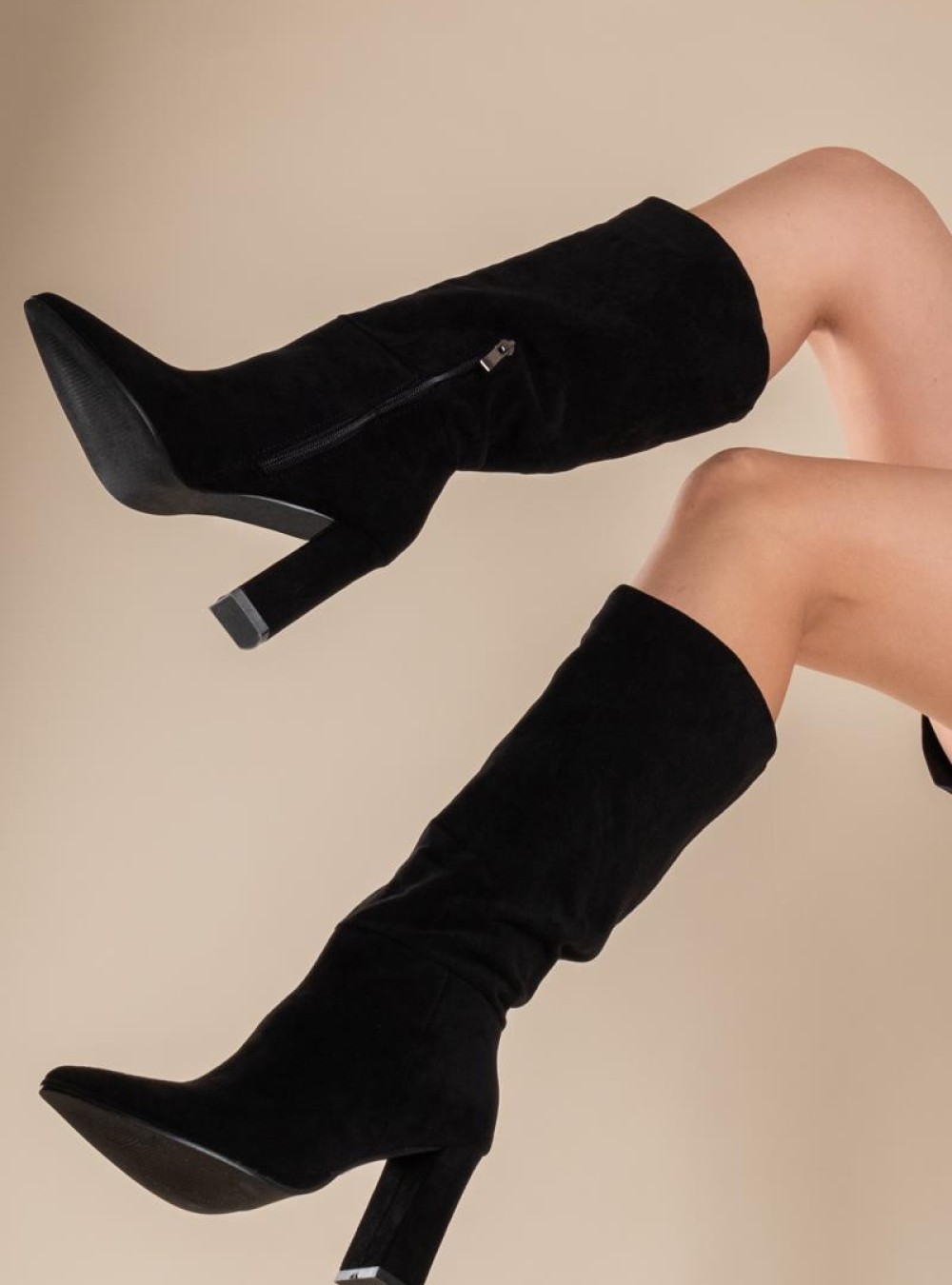 Suede μπότα με χοντρό ντυμένο τακούνι 330.S1750-C ΜΑΥΡΟ Suede μπότα με χοντρό ντυμένο τακούνι 330.S1750-C ΜΑΥΡΟ