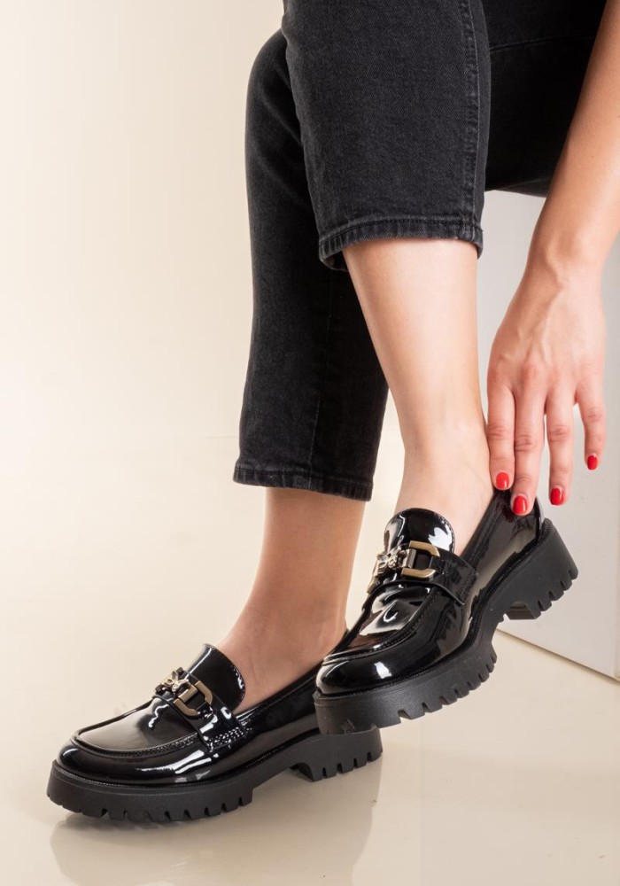 Λουστρίνι loafers με διακοσμητική πεταλούδα 330.Y6735-LU ΜΑΥΡΟ