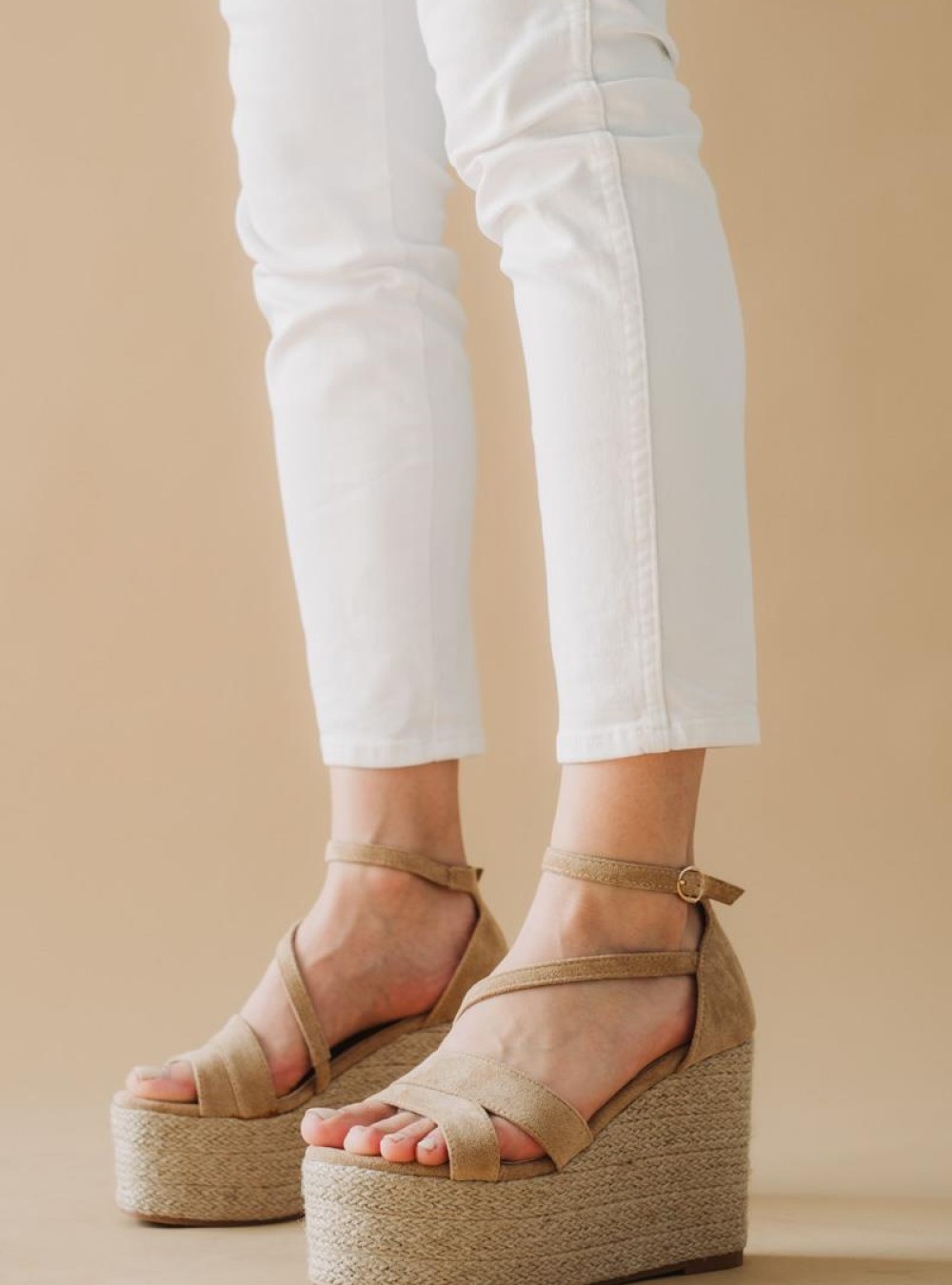 Suede πλατφόρμα με φάσα και μπαρέτα 416.FL225-C ΜΠΕΖ Suede πλατφόρμα με φάσα και μπαρέτα 416.FL225-C ΜΠΕΖ