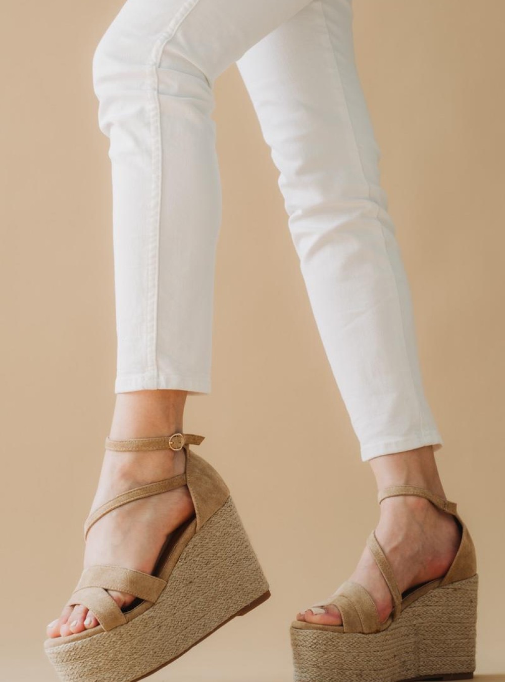 Suede πλατφόρμα με φάσα και μπαρέτα 416.FL225-C ΜΠΕΖ Suede πλατφόρμα με φάσα και μπαρέτα 416.FL225-C ΜΠΕΖ