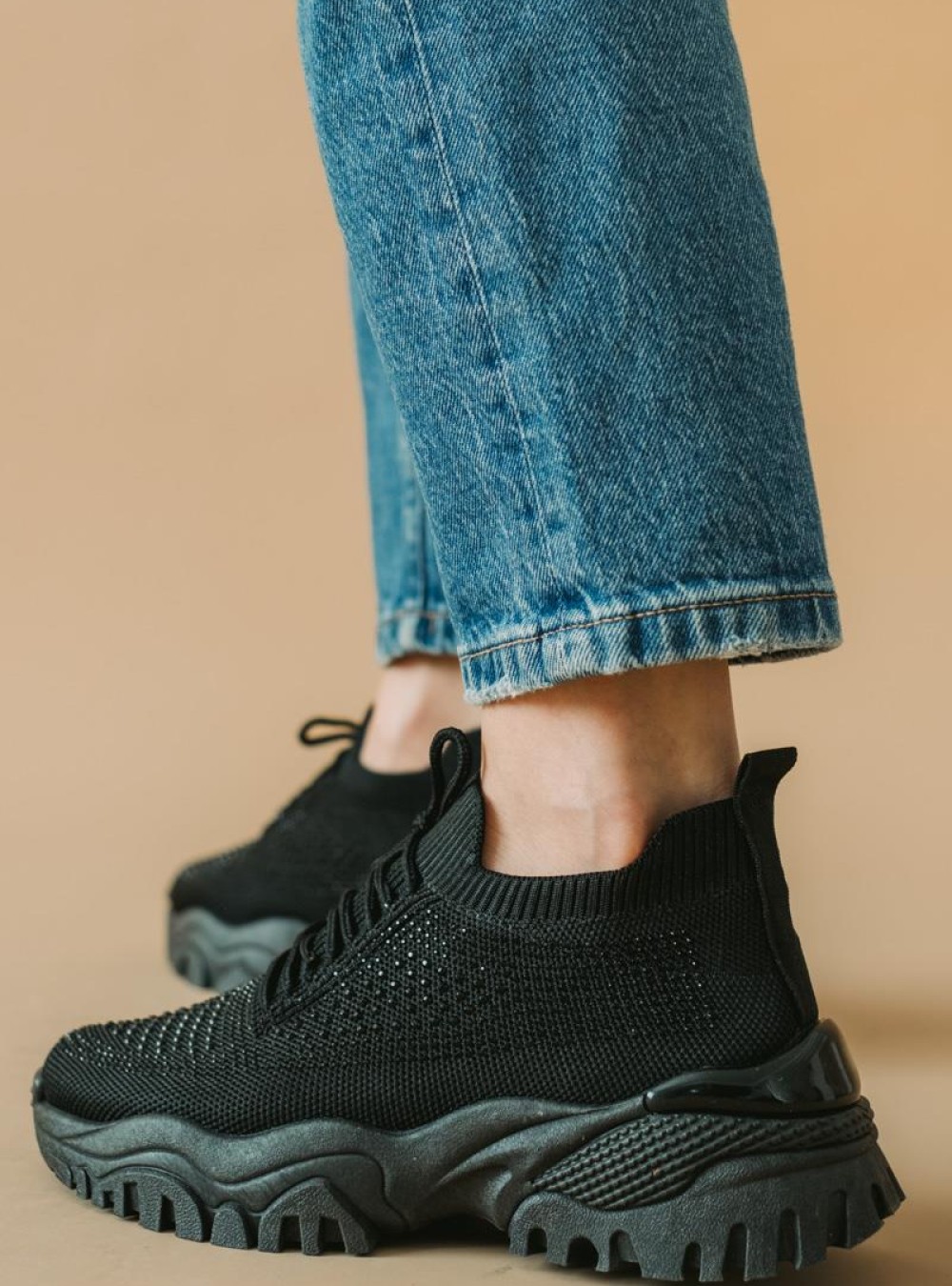 Slip-on sneakers με διακοσμητικά στρασάκια 330.LY532-F ΜΑΥΡΟ Slip-on sneakers με διακοσμητικά στρασάκια 330.LY532-F ΜΑΥΡΟ