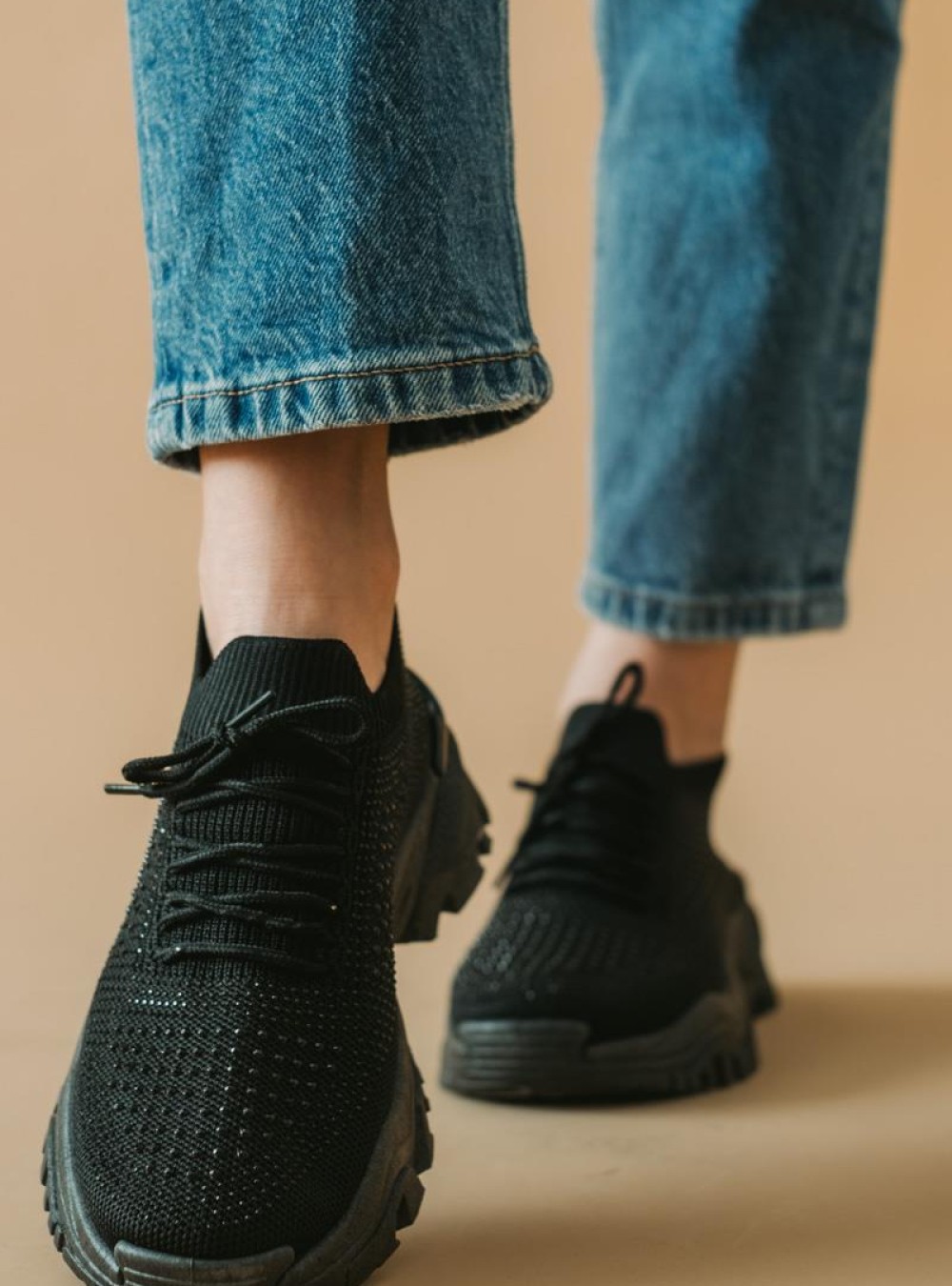 Slip-on sneakers με διακοσμητικά στρασάκια 330.LY532-F ΜΑΥΡΟ Slip-on sneakers με διακοσμητικά στρασάκια 330.LY532-F ΜΑΥΡΟ