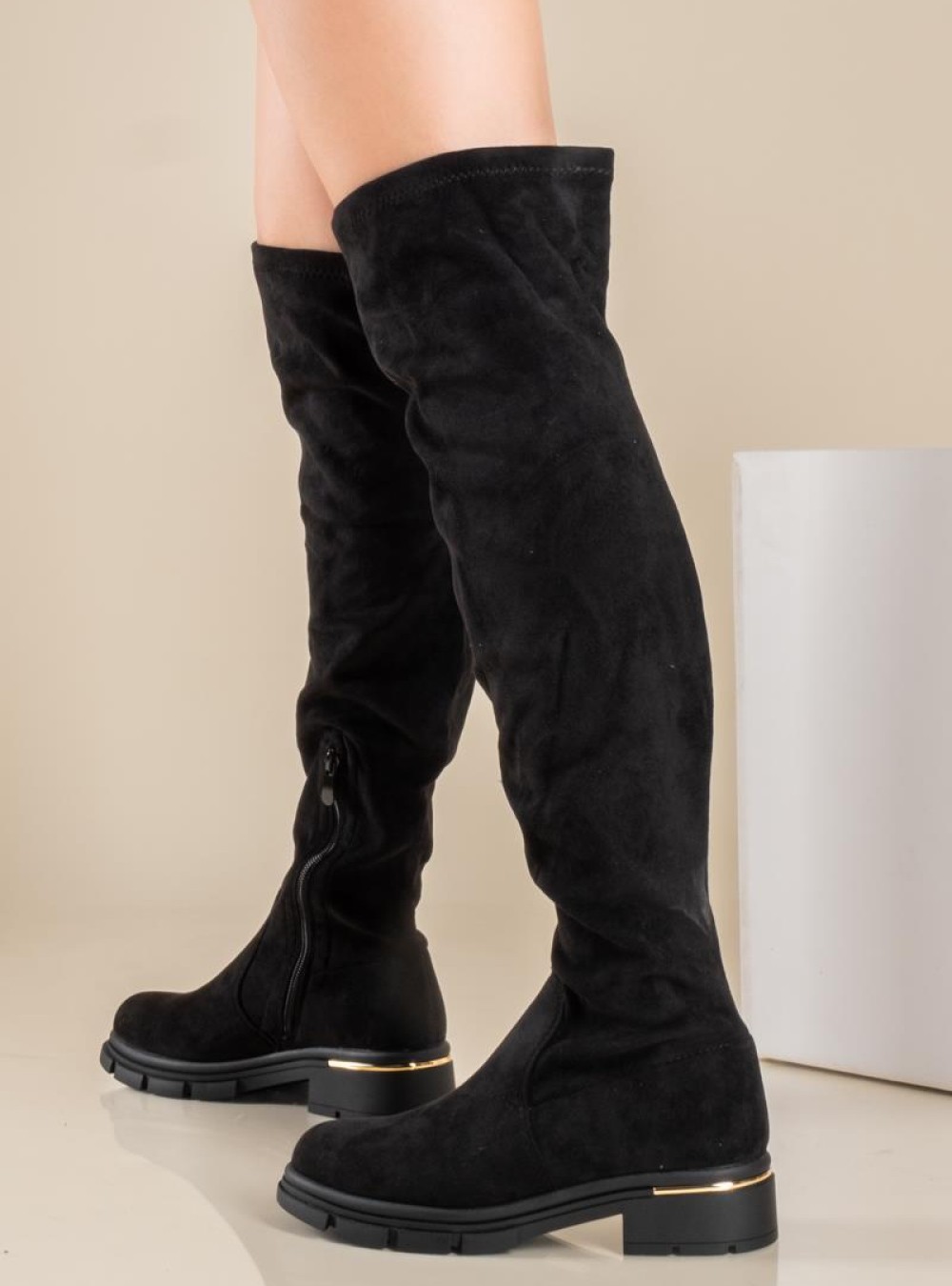 Over the knee suede μπότα με μεταλλικό διακοσμητικό 431.OS607-C ΜΑΥΡΟ Over the knee suede μπότα με μεταλλικό διακοσμητικό 431.OS607-C ΜΑΥΡΟ