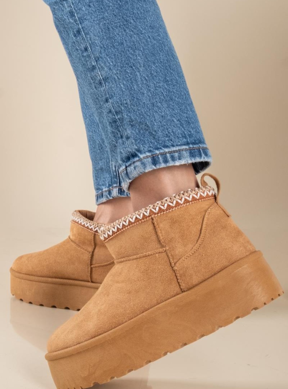 Suede μποτάκι με διπλή σόλα και εσωτερική γούνα 431.OX23359-L ΤΑΜΠΑ