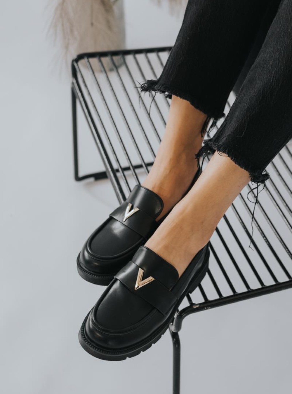 ADAMS Loafers με διακοσμητικό V 004.848-23527-L ΜΑΥΡΟ ADAMS Loafers με διακοσμητικό V 004.848-23527-L ΜΑΥΡΟ