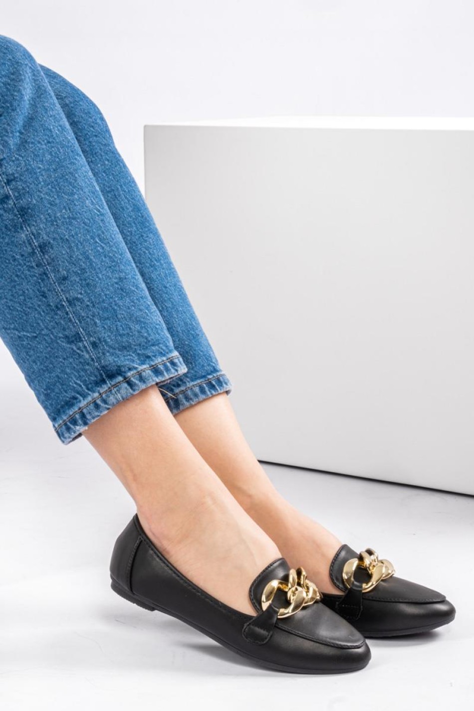 Flat loafers με διακοσμητική αλυσίδα στο μπροστινό μέρος 414.LT2161-L ΜΑΥΡΟ Flat loafers με διακοσμητική αλυσίδα στο μπροστινό μέρος 414.LT2161-L ΜΑΥΡΟ