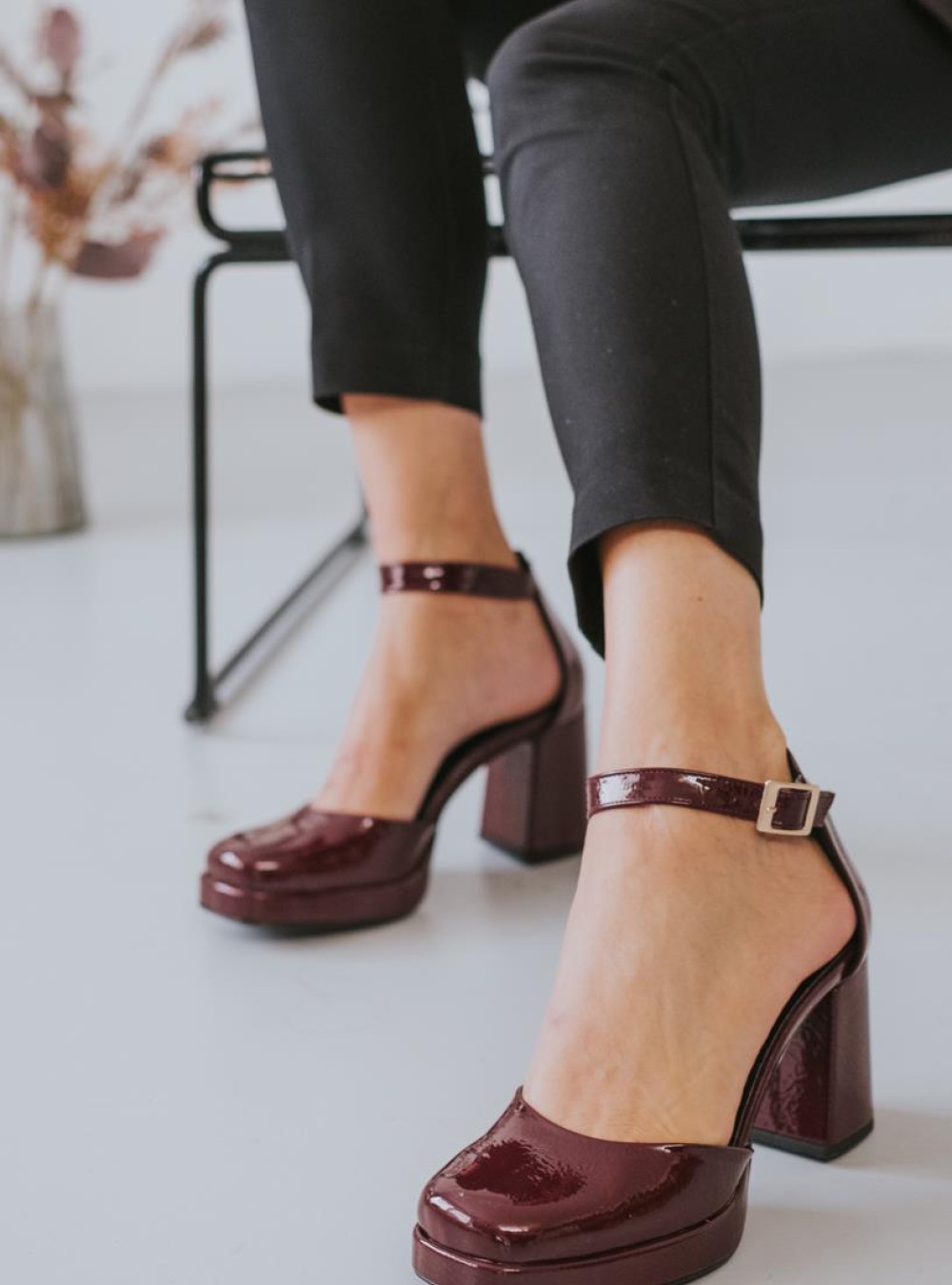 Λουστρίνι γόβες με φιάπα και μπαρέτα 377.7720-LU ΜΠΟΡΝΤΩ Λουστρίνι γόβες με φιάπα και μπαρέτα 377.7720-LU ΜΠΟΡΝΤΩ