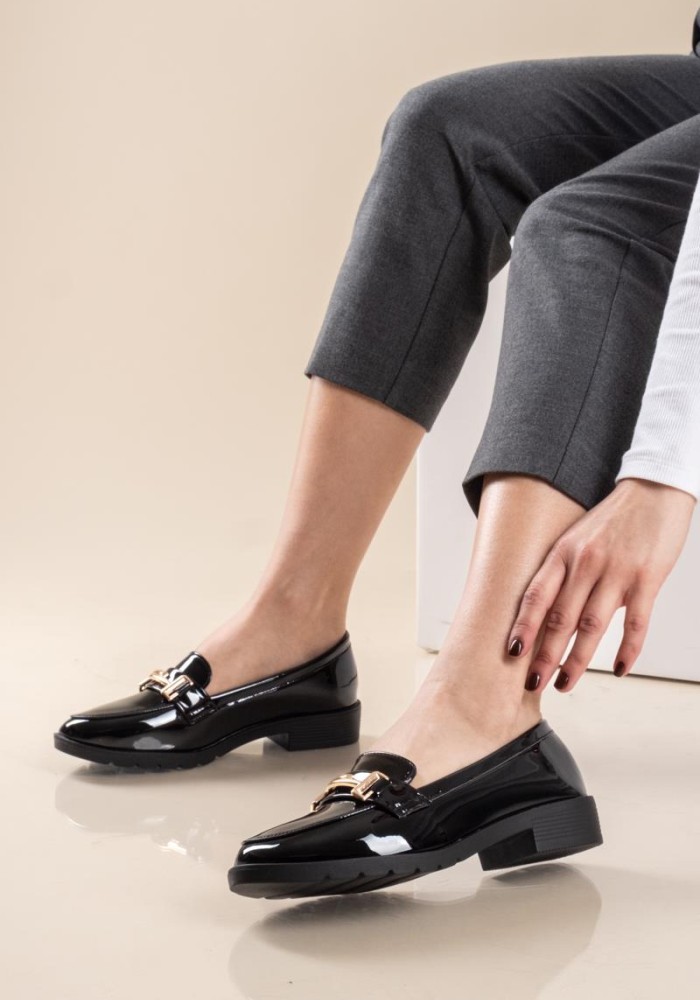 Λουστρίνι loafer με χρυσή αλυσίδα 330.5302-LU ΜΑΥΡΟ