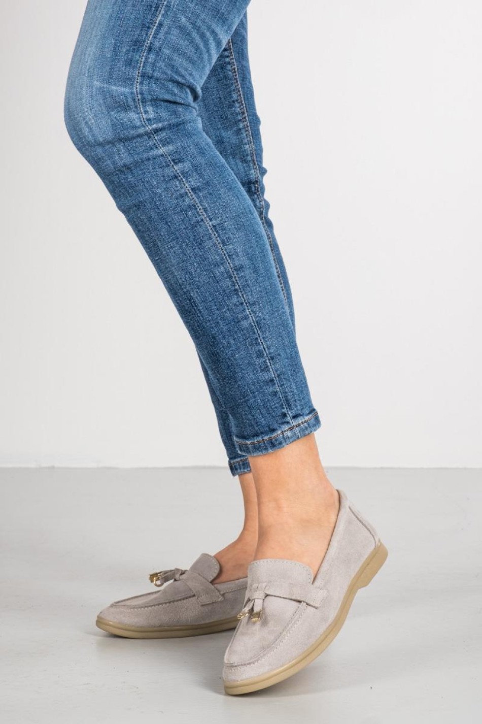 Flat suede loafers με διακοσμητικό 415.122-C ΓΚΡΙ