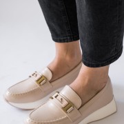 Ματ loafers με διακοσμητική αγκράφα 330.LL1476-L ΜΠΕΖ Ματ loafers με διακοσμητική αγκράφα 330.LL1476-L ΜΠΕΖ