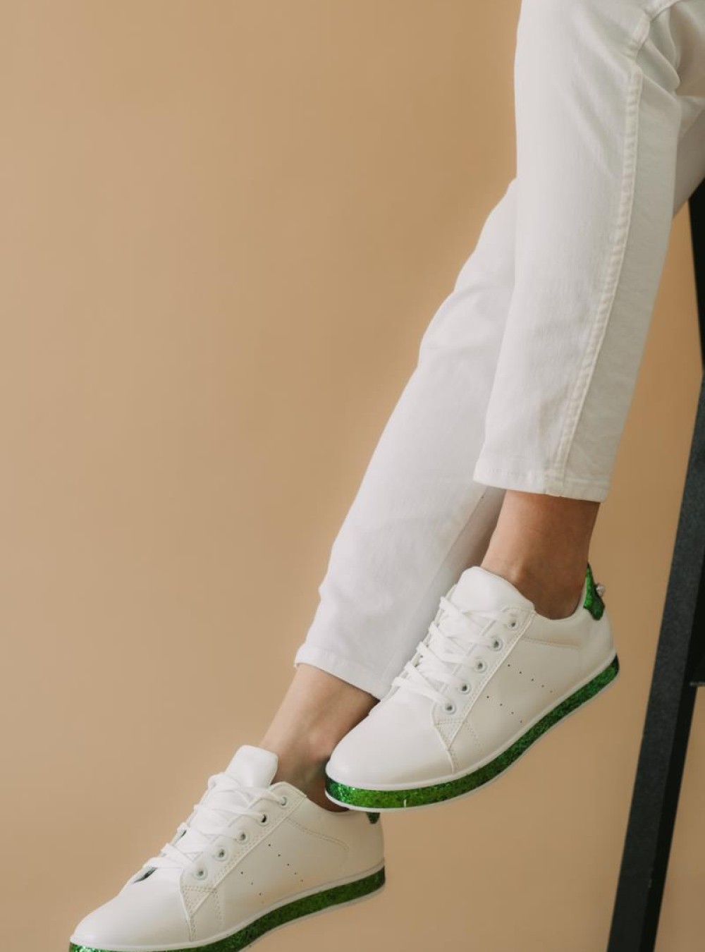 Tennis sneakers με glitter γύρω από την σόλα 330.D7984-L ΑΣΠΡΟ/ΠΡΑΣΙΝΟ Tennis sneakers με glitter γύρω από την σόλα 330.D7984-L ΑΣΠΡΟ/ΠΡΑΣΙΝΟ