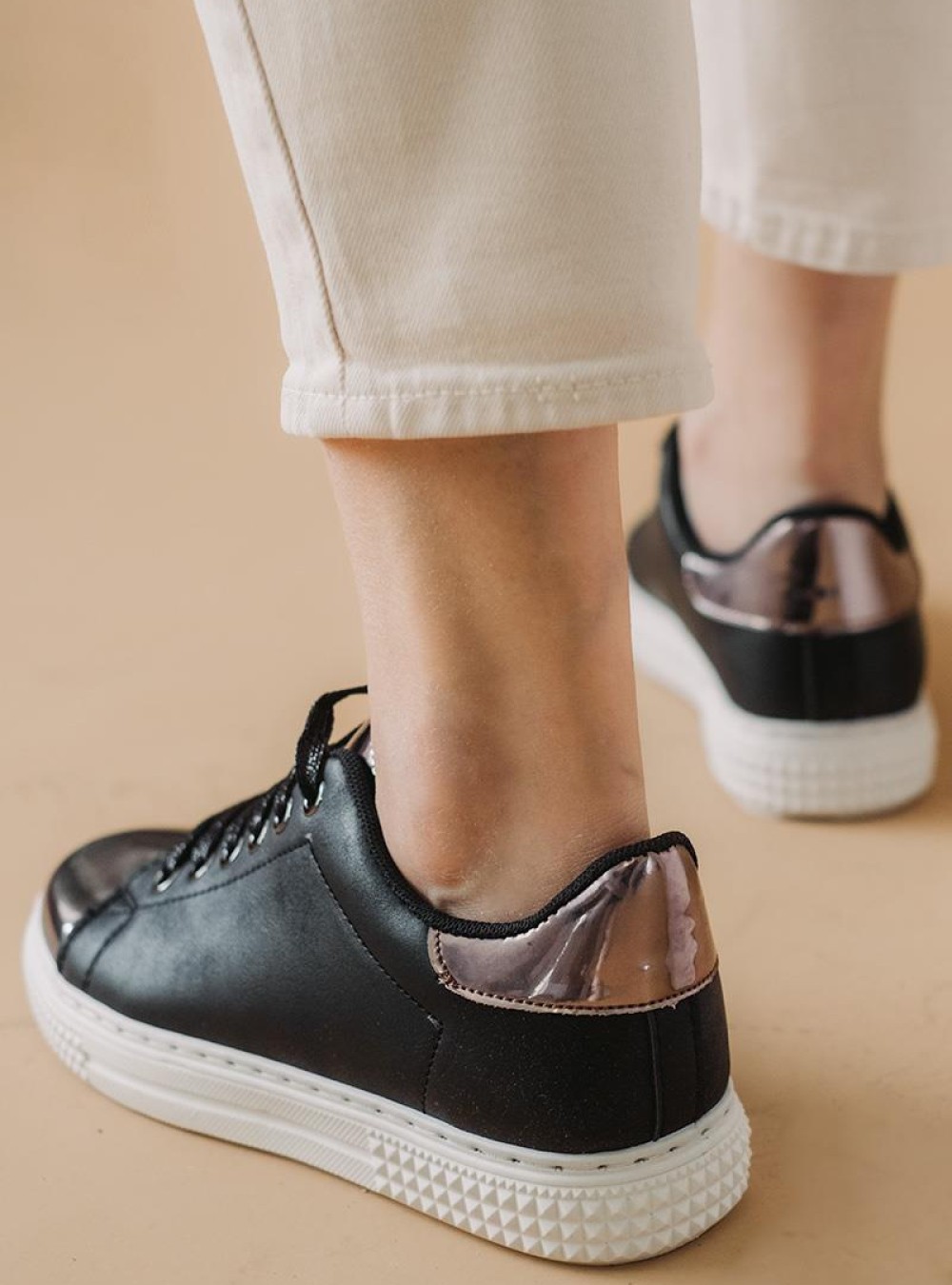 Tennis sneakers με mirror effect 330.BK09-L ΜΑΥΡΟ/ΑΣΠΡΟ Tennis sneakers με mirror effect 330.BK09-L ΜΑΥΡΟ/ΑΣΠΡΟ
