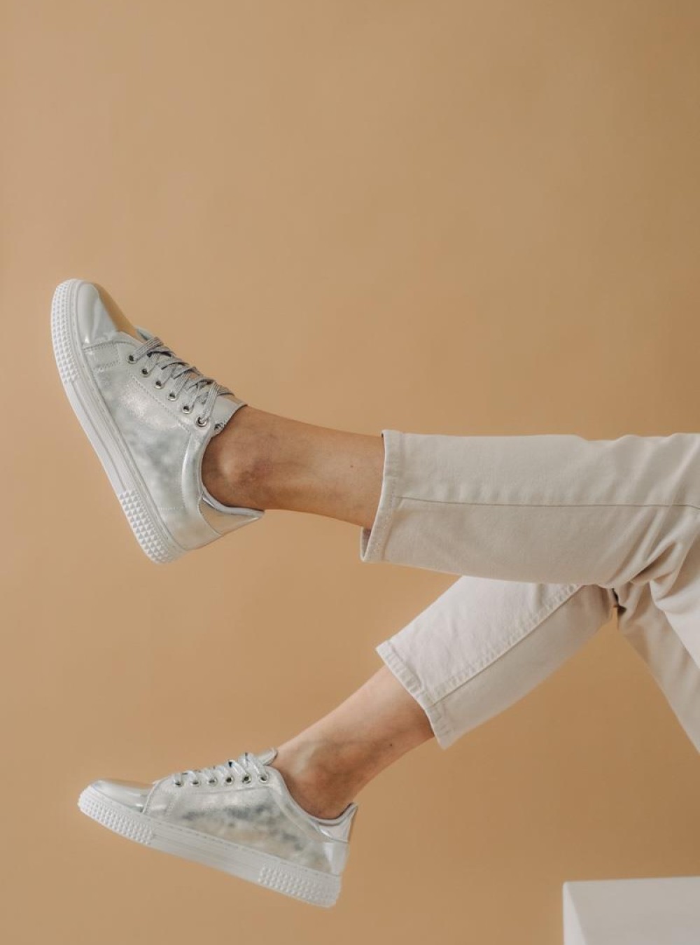 Tennis sneakers με mirror effect 330.BK09-L ΑΣΗΜΙ Tennis sneakers με mirror effect 330.BK09-L ΑΣΗΜΙ