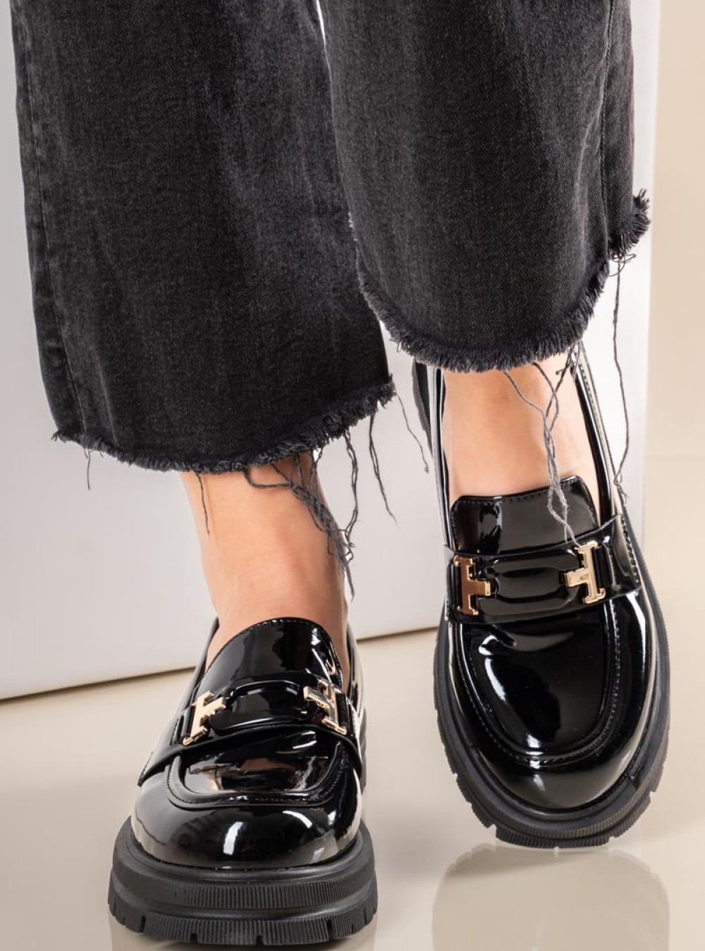 Loafers λουστρίνι με διακοσμητική αγκράφα 431.OM6640-LU ΜΑΥΡΟ Loafers λουστρίνι με διακοσμητική αγκράφα 431.OM6640-LU ΜΑΥΡΟ