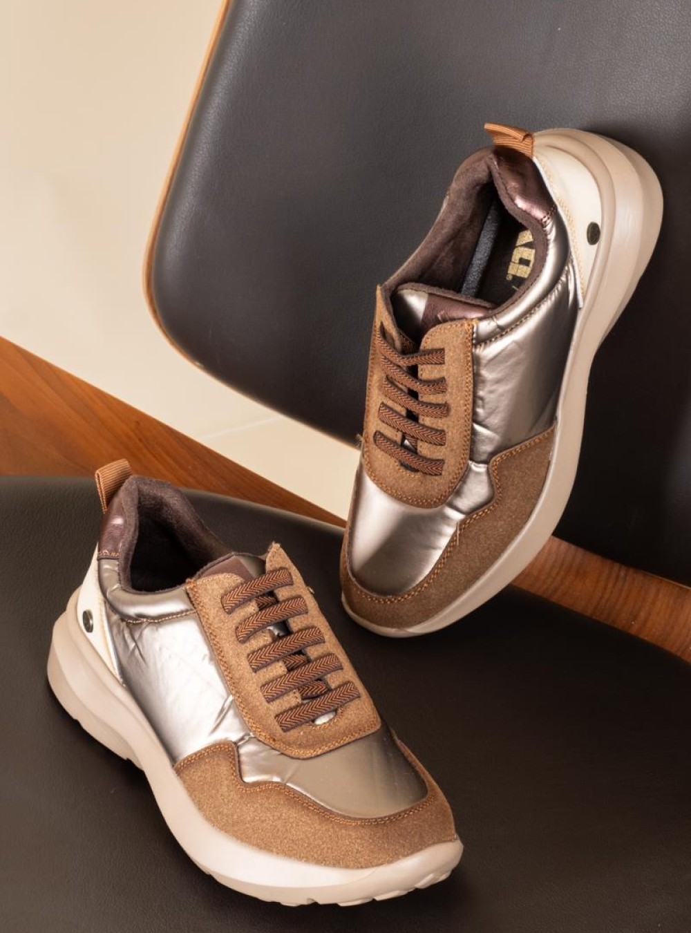 Xti milticolor sneaker με μεταλλικές λεπτομέρειες 395.143359-L ΠΟΥΡΟ Xti milticolor sneaker με μεταλλικές λεπτομέρειες 395.143359-L ΠΟΥΡΟ