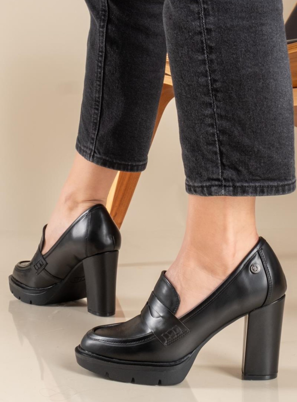XTI loafers με ψηλό χοντρό τακούνι 395.142985-L ΜΑΥΡΟ XTI loafers με ψηλό χοντρό τακούνι 395.142985-L ΜΑΥΡΟ