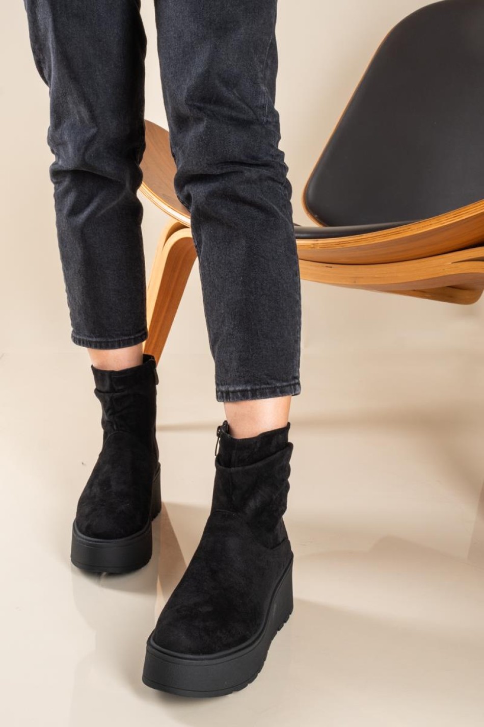 Suede μποτάκι με πλατφόρμα 431.OS582-C ΜΑΥΡΟ