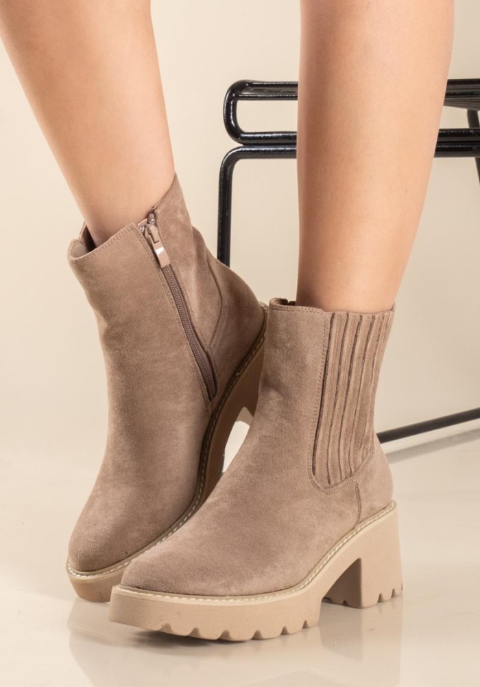 Suede casual μποτάκι με λάστιχο στο πλάι 330.B7651-C ΠΟΥΡΟ Suede casual μποτάκι με λάστιχο στο πλάι 330.B7651-C ΠΟΥΡΟ