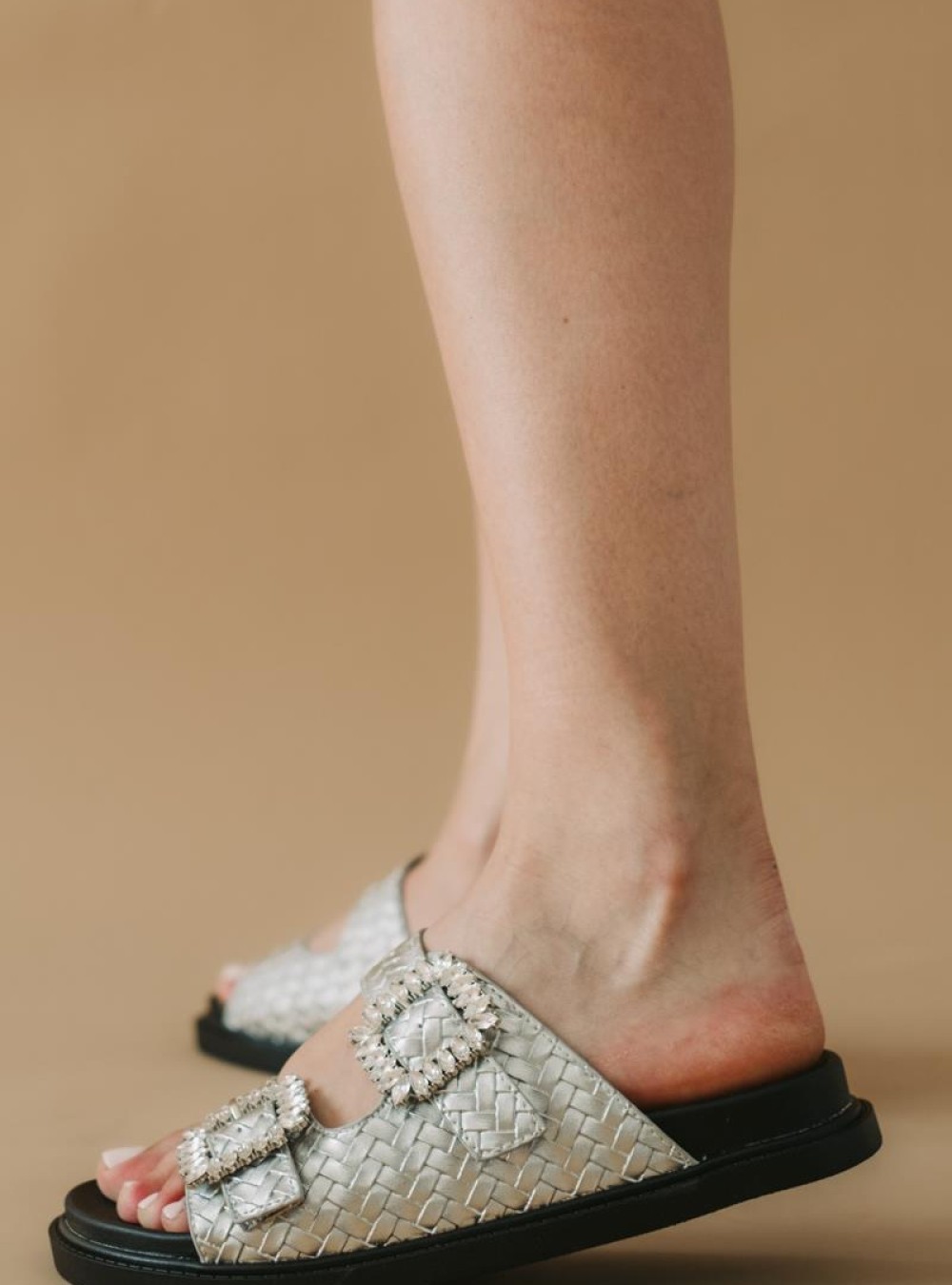 Flatforms με ρυθμιζόμενες φάσες με διακοσμητικές πέτρες 431.L142-L ΑΣΗΜΙ Flatforms με ρυθμιζόμενες φάσες με διακοσμητικές πέτρες 431.L142-L ΑΣΗΜΙ