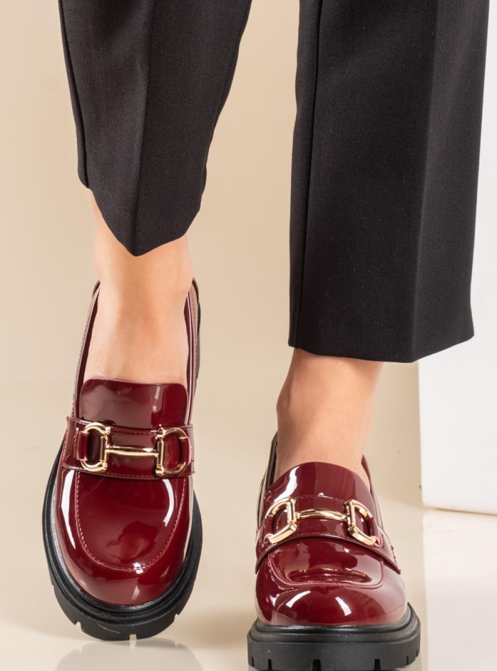 Chunky loafers λουστρίνι με χρυσή αγκράφα 425.Q8708-LU ΜΠΟΡΝΤΩ Chunky loafers λουστρίνι με χρυσή αγκράφα 425.Q8708-LU ΜΠΟΡΝΤΩ