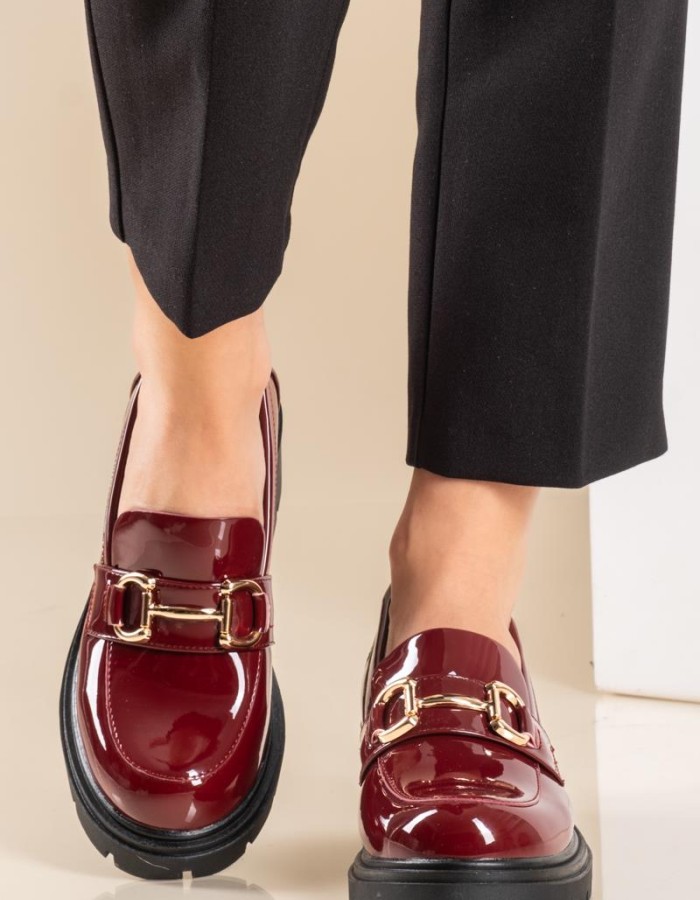 Chunky loafers λουστρίνι με χρυσή αγκράφα 425.Q8708-LU ΜΠΟΡΝΤΩ Chunky loafers λουστρίνι με χρυσή αγκράφα 425.Q8708-LU ΜΠΟΡΝΤΩ