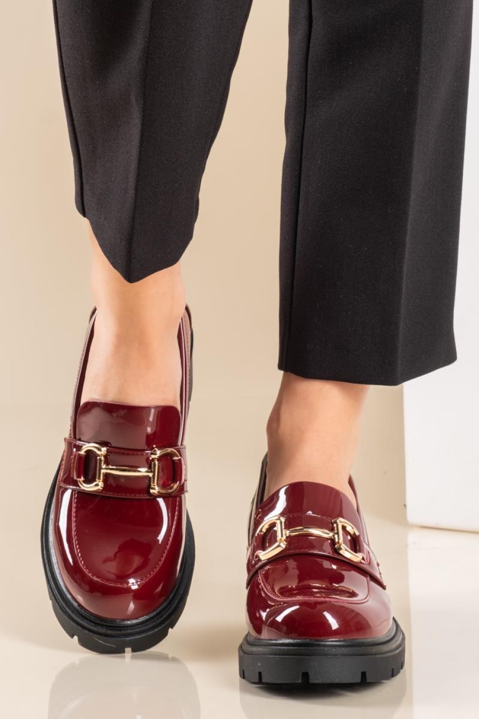 Chunky loafers λουστρίνι με χρυσή αγκράφα 425.Q8708-LU ΜΠΟΡΝΤΩ Chunky loafers λουστρίνι με χρυσή αγκράφα 425.Q8708-LU ΜΠΟΡΝΤΩ