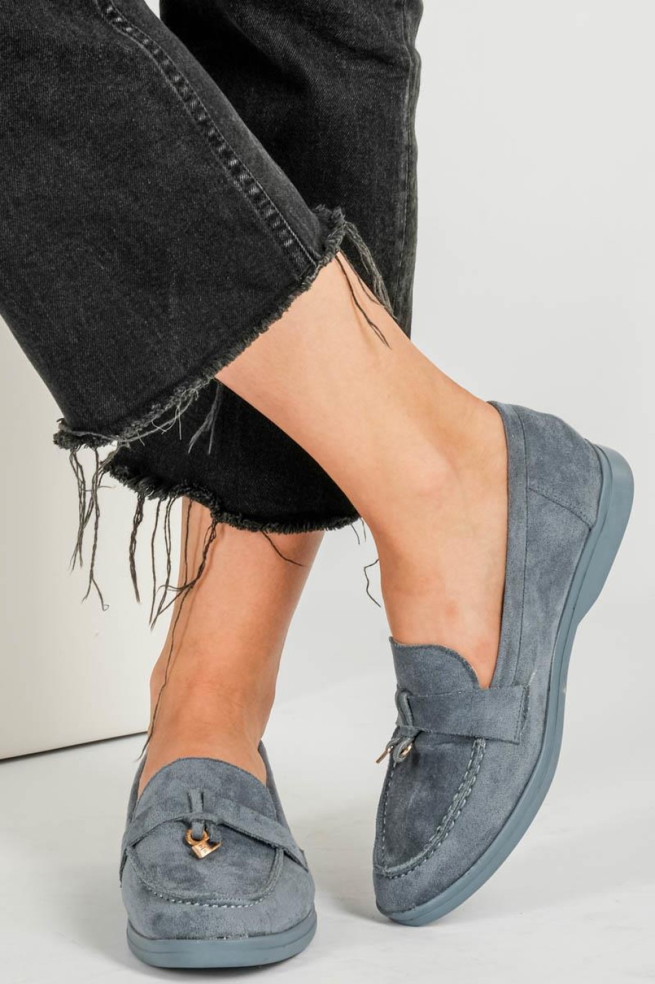 Basic suede loafers με εξωτερική ραφή 396.D2725-L ΓΑΛΑΖΙΟ Basic suede loafers με εξωτερική ραφή 396.D2725-L ΓΑΛΑΖΙΟ