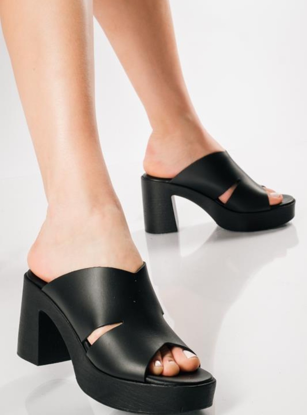 Clogs mules με φαρδιά φάσα ΜΑΥΡΟ Clogs mules με φαρδιά φάσα ΜΑΥΡΟ