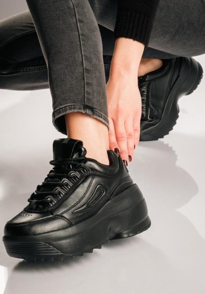 Δίσολα sneakers με εξωτερικές ραφές ΜΑΥΡΟ
