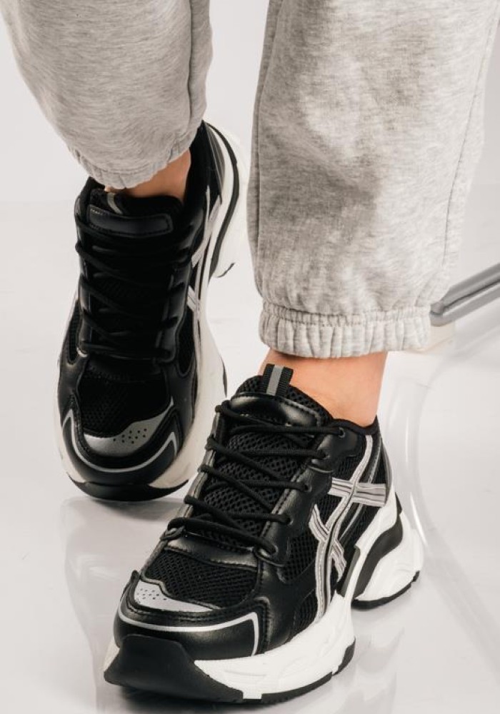 Running sneakers σε συνδυσμό υλικών ΜΑΥΡΟ/ΑΣΠΡΟ