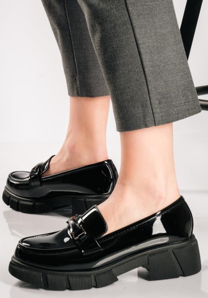 Chunky λουστρίνι loafers με μεταλλικό διακοσμητικό ΜΑΥΡΟ