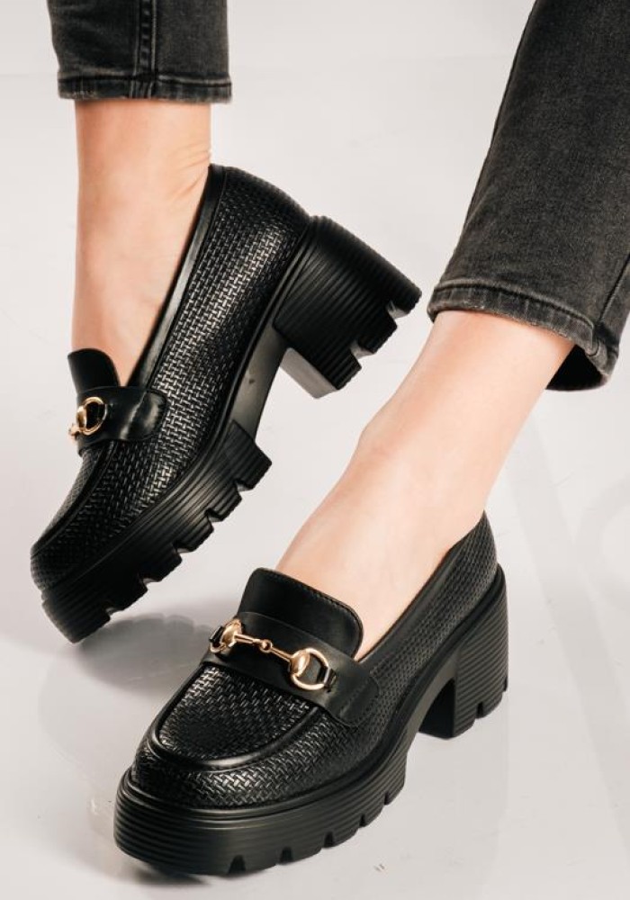 Heeled loafers με χρυσό διακοσμητικό ΜΑΥΡΟ