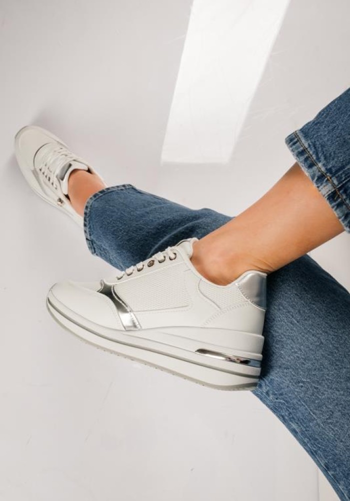 Sneakers με πλατφόρμα σε συνδυασμούς χρωμάτων ΑΣΠΡΟ
