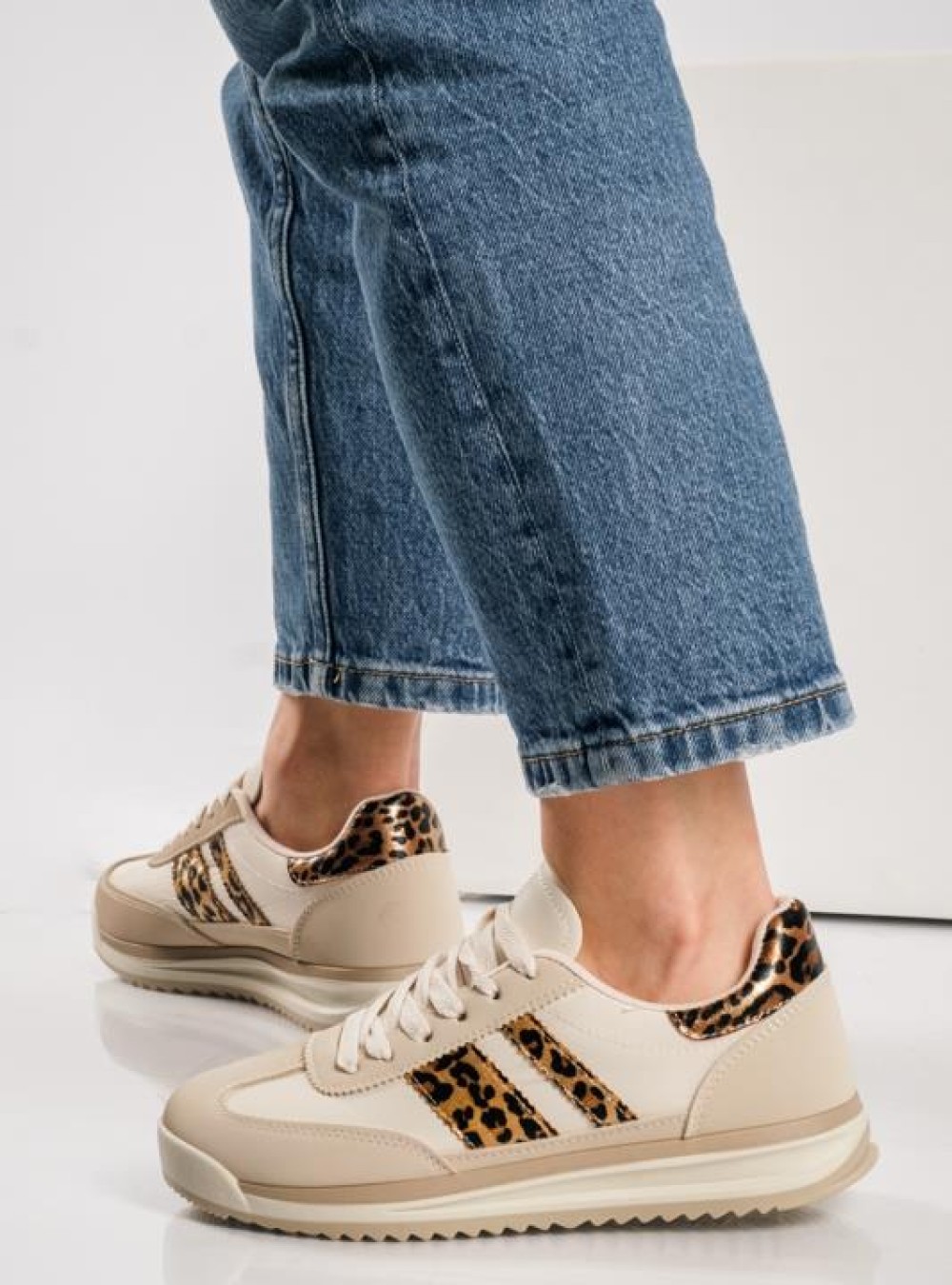 Street style sneakers με ρίγες ΛΕΟΠΑΡ Street style sneakers με ρίγες ΛΕΟΠΑΡ