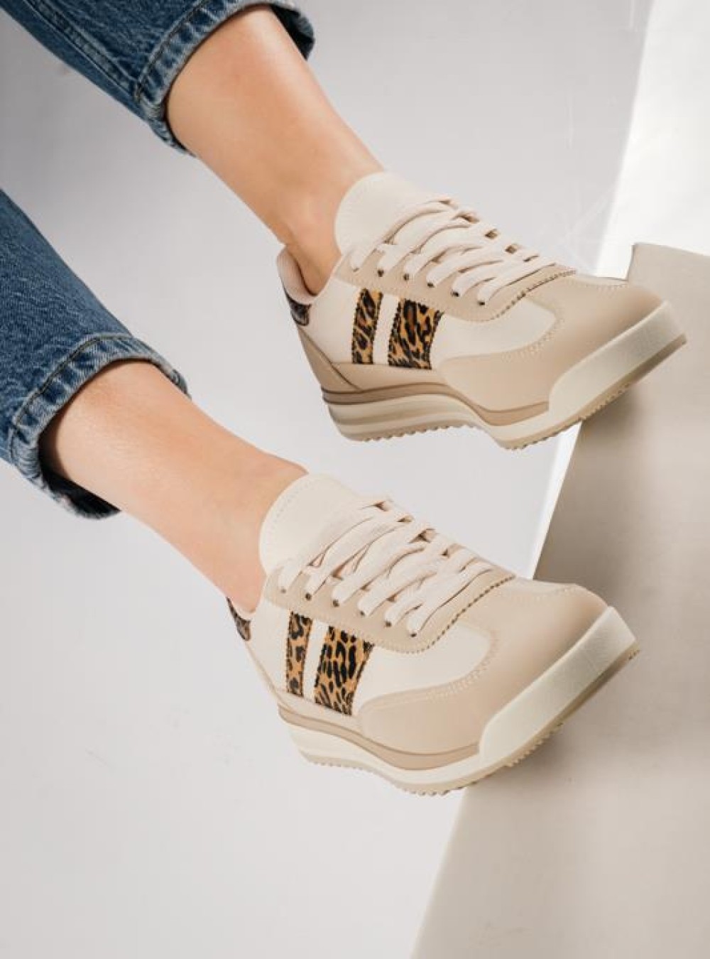 Street style sneakers με ρίγες ΛΕΟΠΑΡ Street style sneakers με ρίγες ΛΕΟΠΑΡ