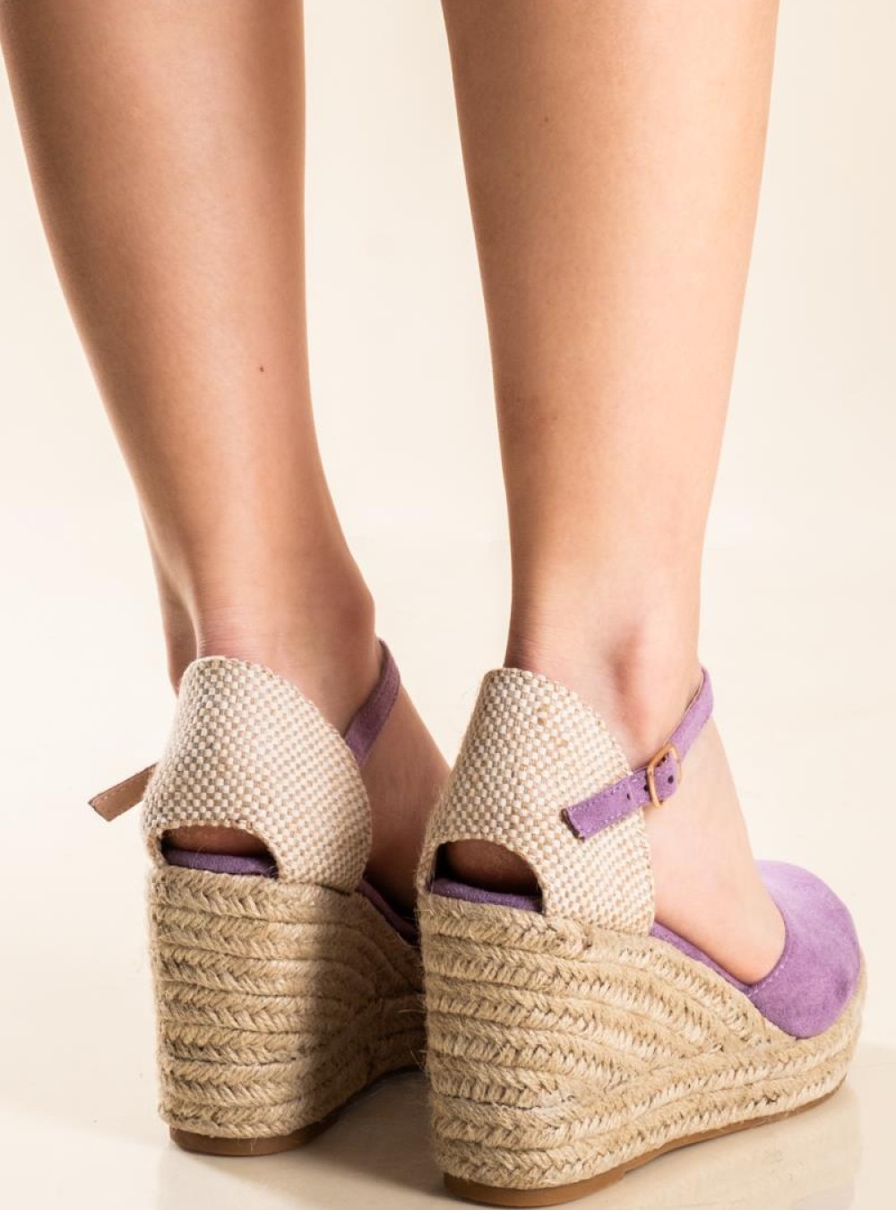 Suede πλατφόρμες εσπαντρίγιες με V κόψιμο ΜΩΒ Suede πλατφόρμες εσπαντρίγιες με V κόψιμο ΜΩΒ